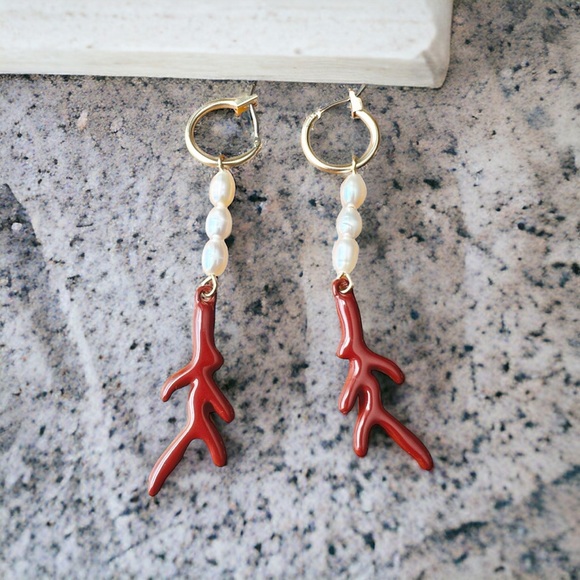 White Faux Pearl Rice & Red Coral Earrings Gold Hook Pre-Owned - Picture 6 of 6